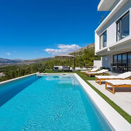 Villa Sunset Split Overviewing Split And Bay *