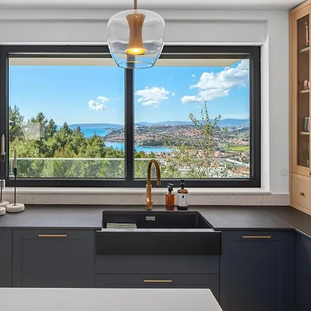 Sunset Split Overviewing Split And Bay