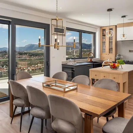 Villa Sunset Split Overviewing Split And Bay *