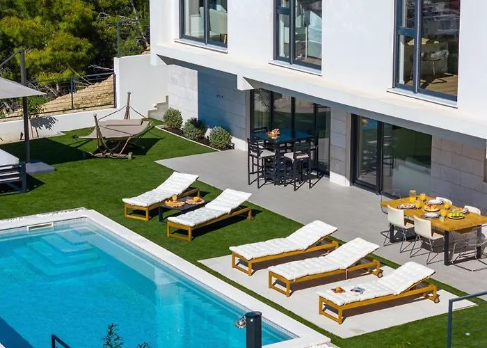 Sunset Split Overviewing Split And Bay ポドストラナ