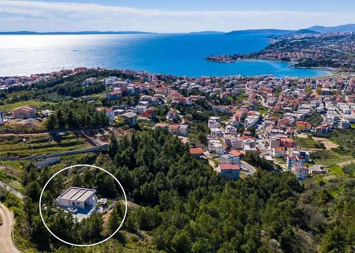 Sunset Split Overviewing Split And Bay ポドストラナ