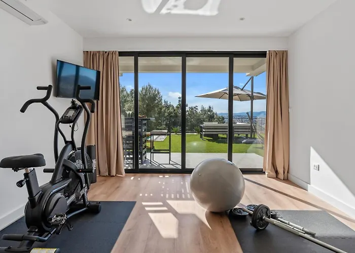 Sunset Split Overviewing Split And Bay ヴィラ