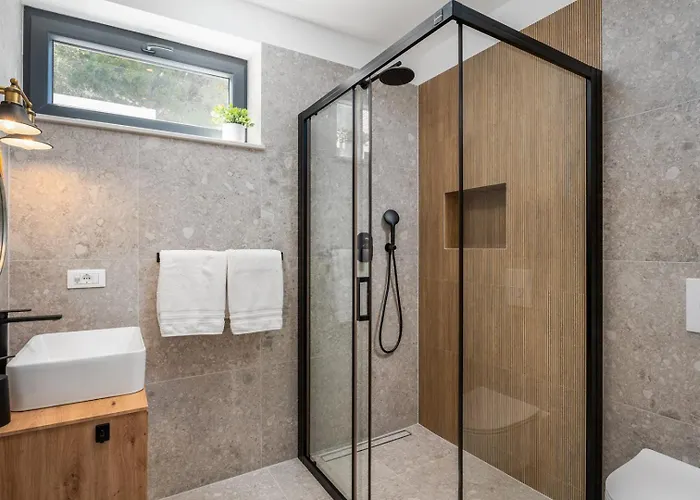 Sunset Split Overviewing Split And Bay ポドストラナ