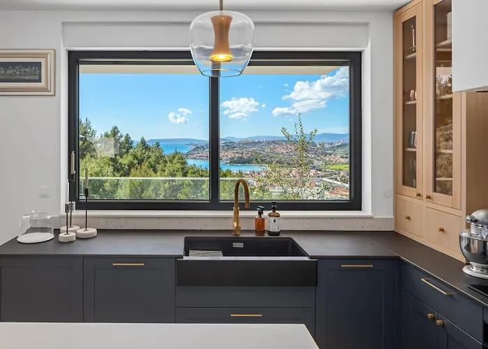 Sunset Split Overviewing Split And Bay